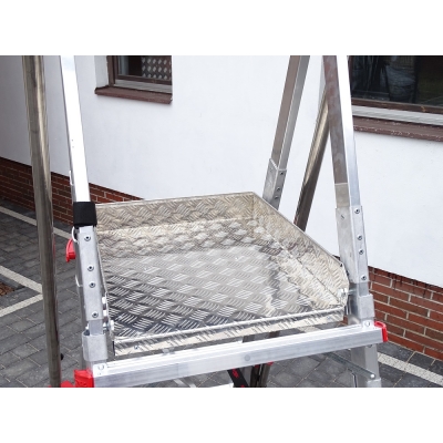 Platforma robocza PLS5.7 z bocznymi stabilizatorami (wys. rob. 3,30m/4,38m)